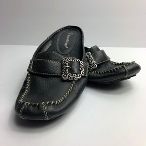 BareTraps Womens Pixy Leather Slip-On Shoes EUC